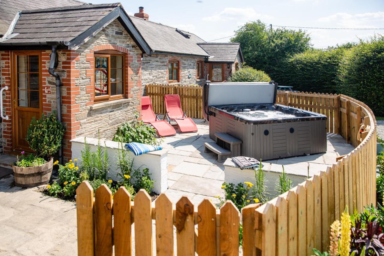 Croft Farm & Celtic Cottages Cardigan Exterior photo